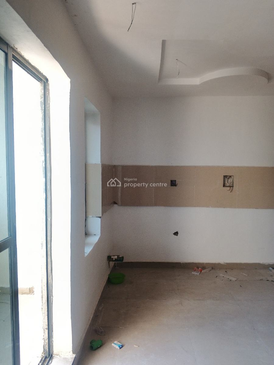 2 Bedroom Flat with Open Kitchen Plan Available, Alagomeji, Alagomeji, Yaba, Lagos, Flat / Apartment for Rent