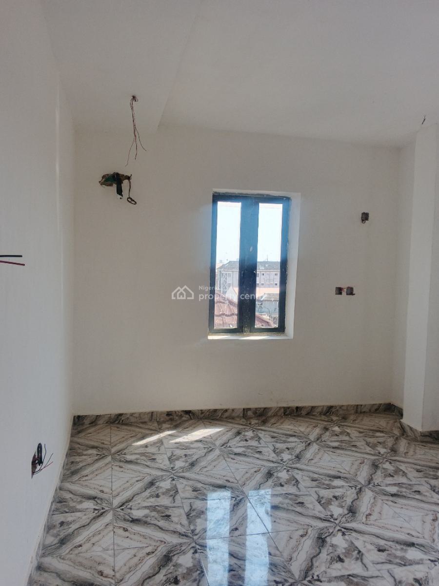 2 Bedroom Flat with Open Kitchen Plan Available, Alagomeji, Alagomeji, Yaba, Lagos, Flat / Apartment for Rent