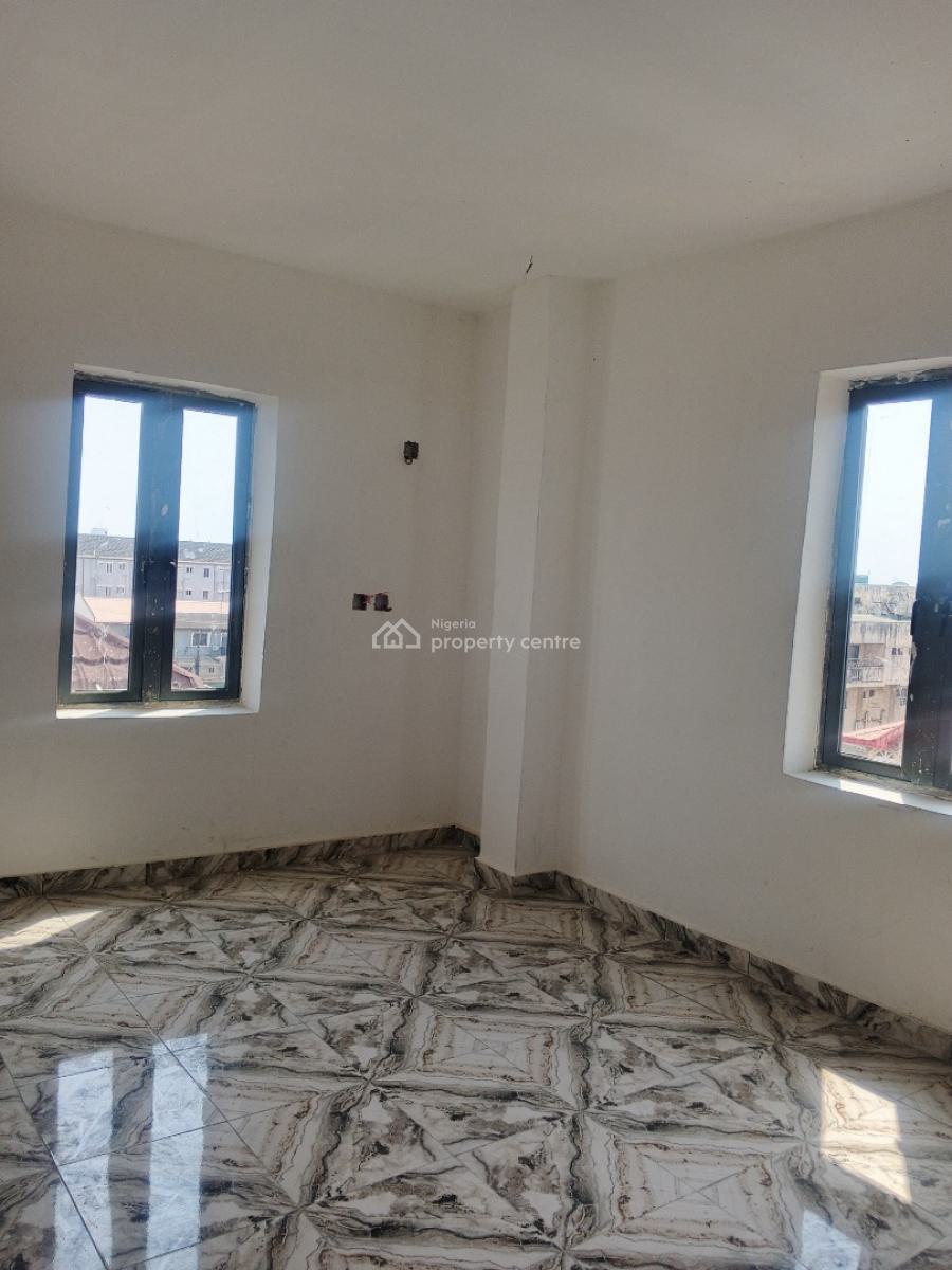 2 Bedroom Flat with Open Kitchen Plan Available, Alagomeji, Alagomeji, Yaba, Lagos, Flat / Apartment for Rent