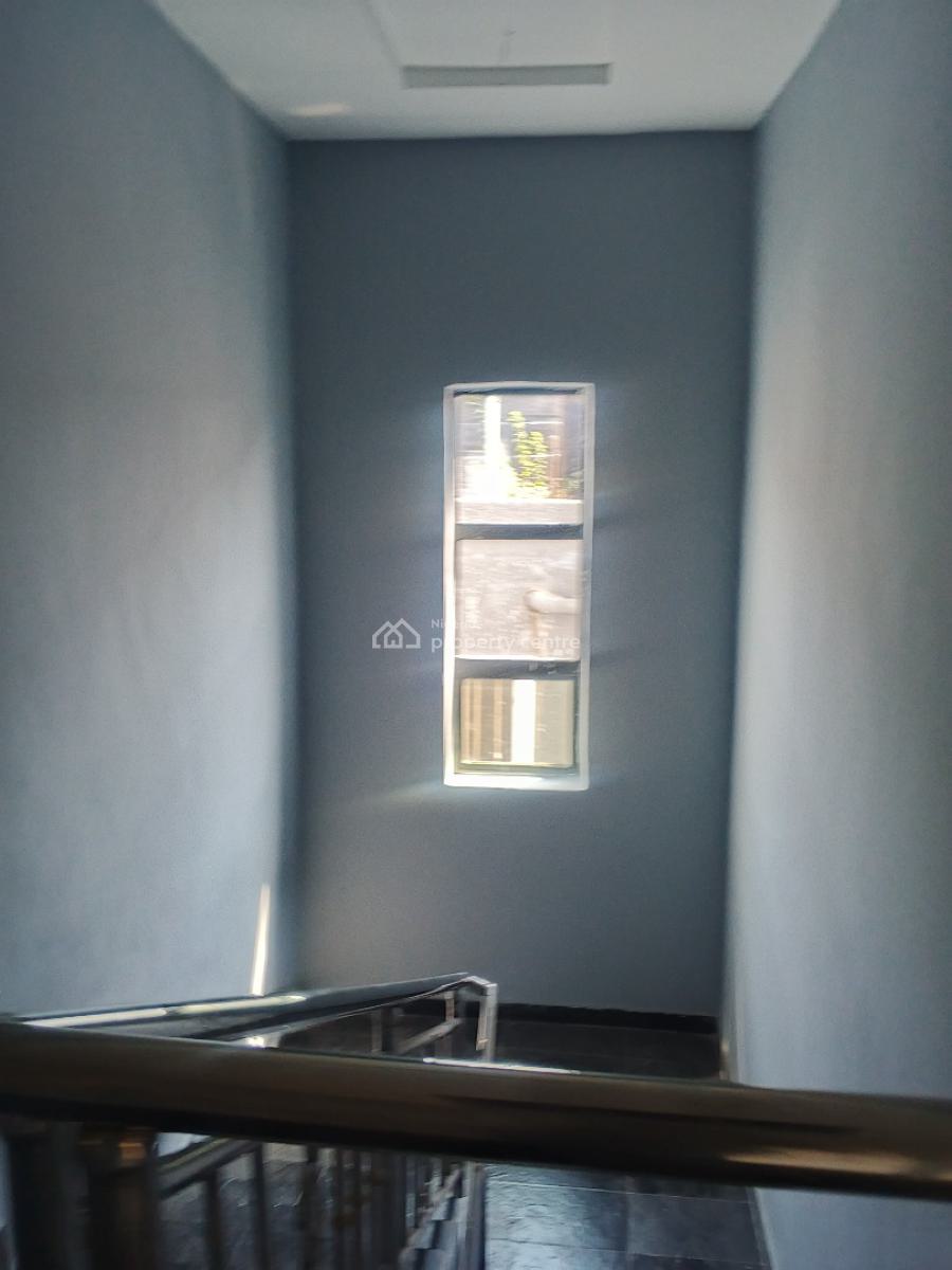 2 Bedroom Flat with Open Kitchen Plan Available, Alagomeji, Alagomeji, Yaba, Lagos, Flat / Apartment for Rent