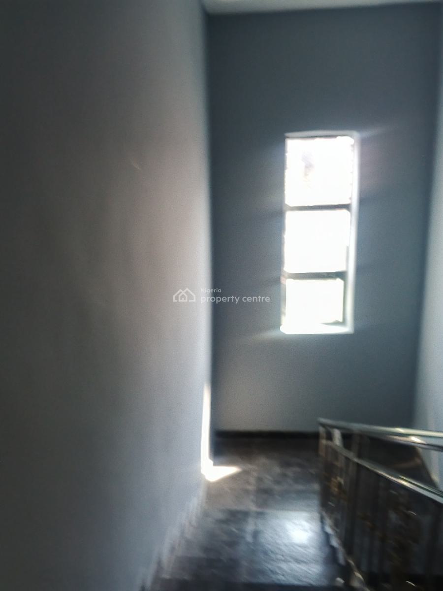 2 Bedroom Flat with Open Kitchen Plan Available, Alagomeji, Alagomeji, Yaba, Lagos, Flat / Apartment for Rent