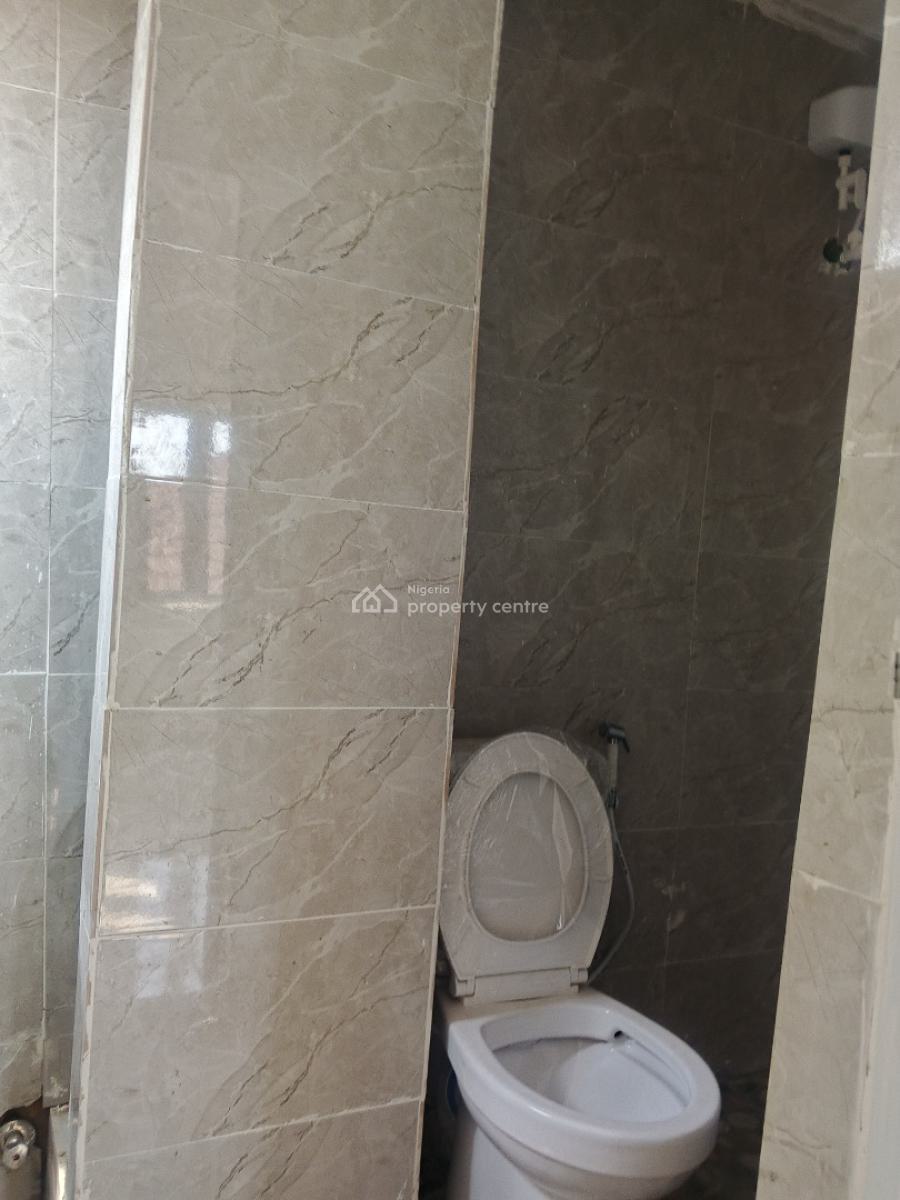 2 Bedroom Flat with Open Kitchen Plan Available, Alagomeji, Alagomeji, Yaba, Lagos, Flat / Apartment for Rent