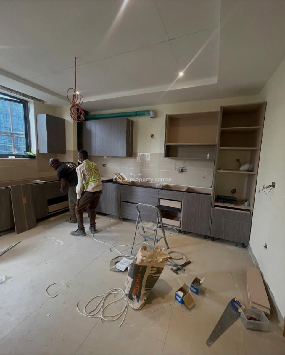 Spacious 3 Bedroom Apartment, Lekki Phase 1, Lekki, Lagos, Block of Flats for Sale