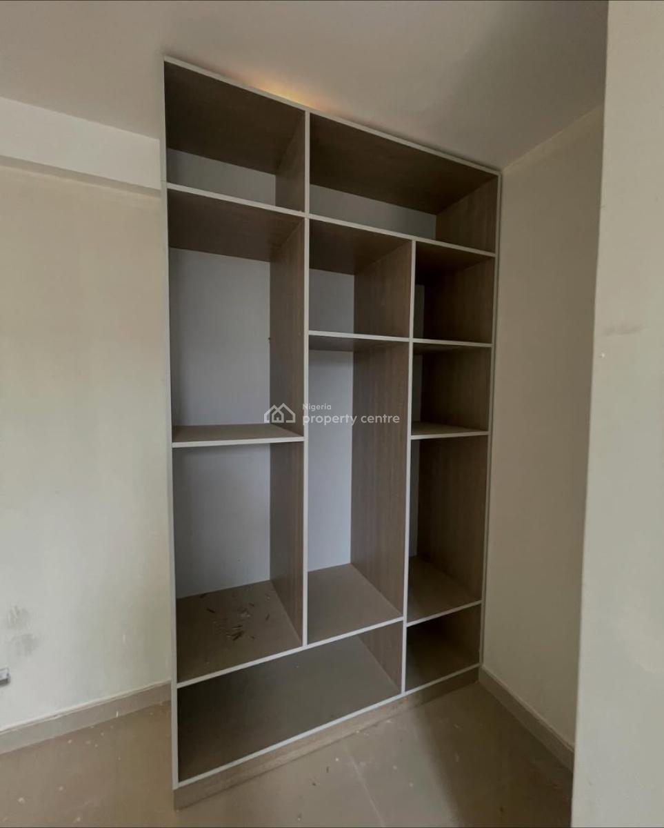Spacious 3 Bedroom Apartment, Lekki Phase 1, Lekki, Lagos, Block of Flats for Sale