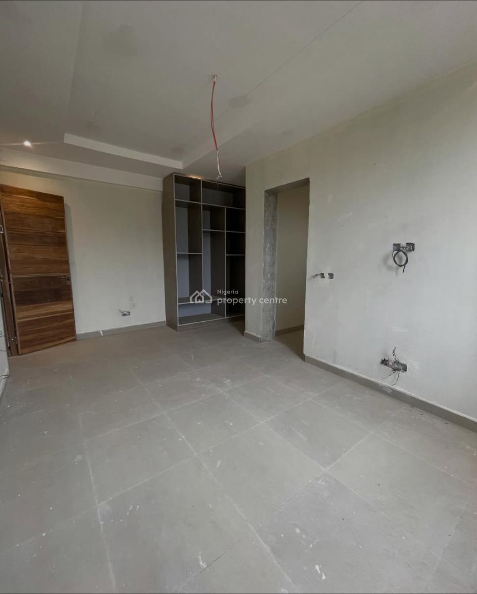 Spacious 3 Bedroom Apartment, Lekki Phase 1, Lekki, Lagos, Block of Flats for Sale