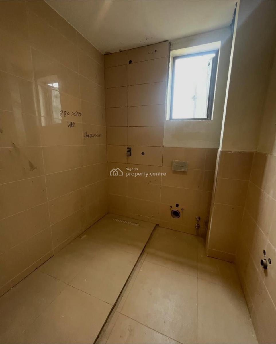 Spacious 3 Bedroom Apartment, Lekki Phase 1, Lekki, Lagos, Block of Flats for Sale