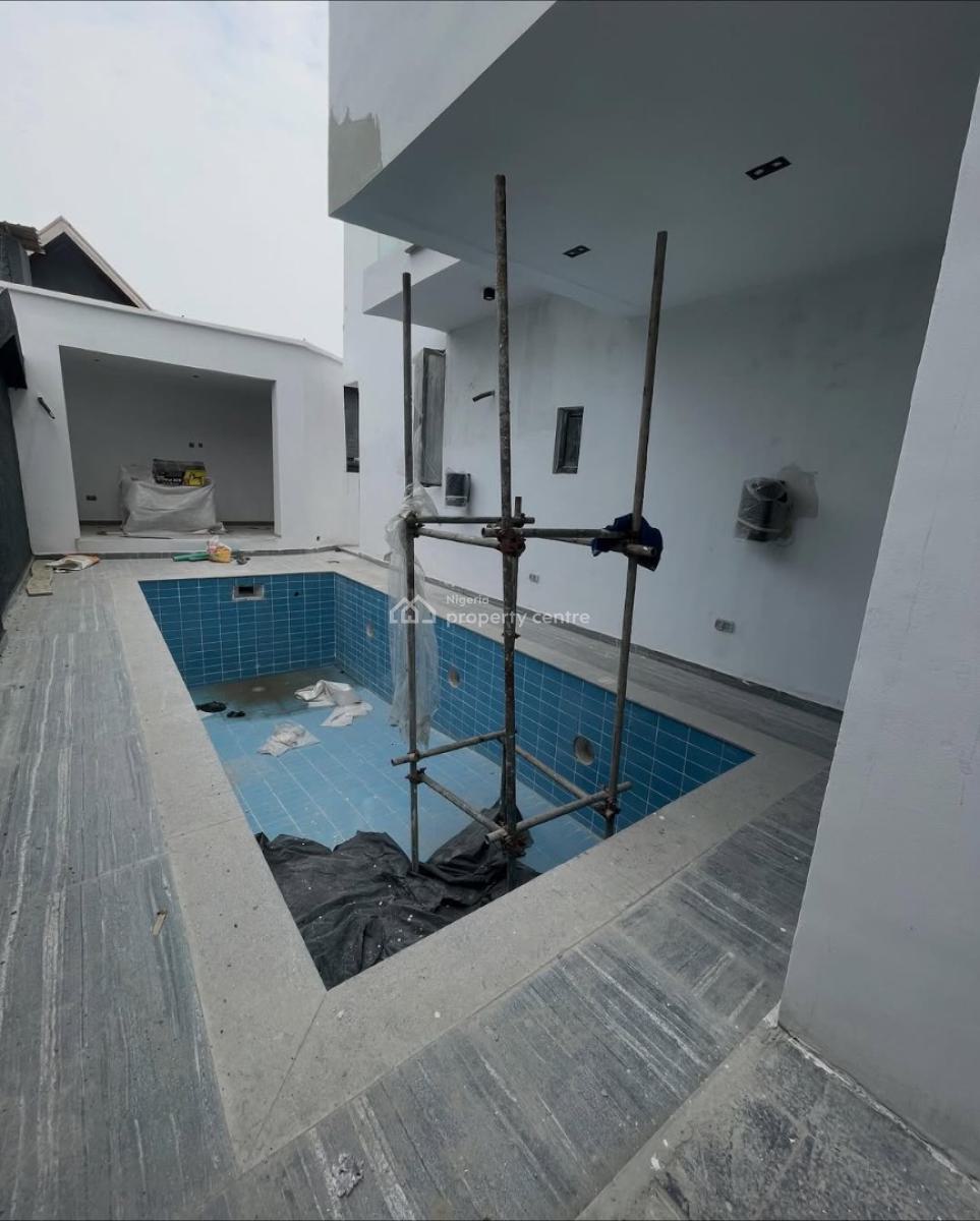 Spacious 3 Bedroom Apartment, Lekki Phase 1, Lekki, Lagos, Block of Flats for Sale