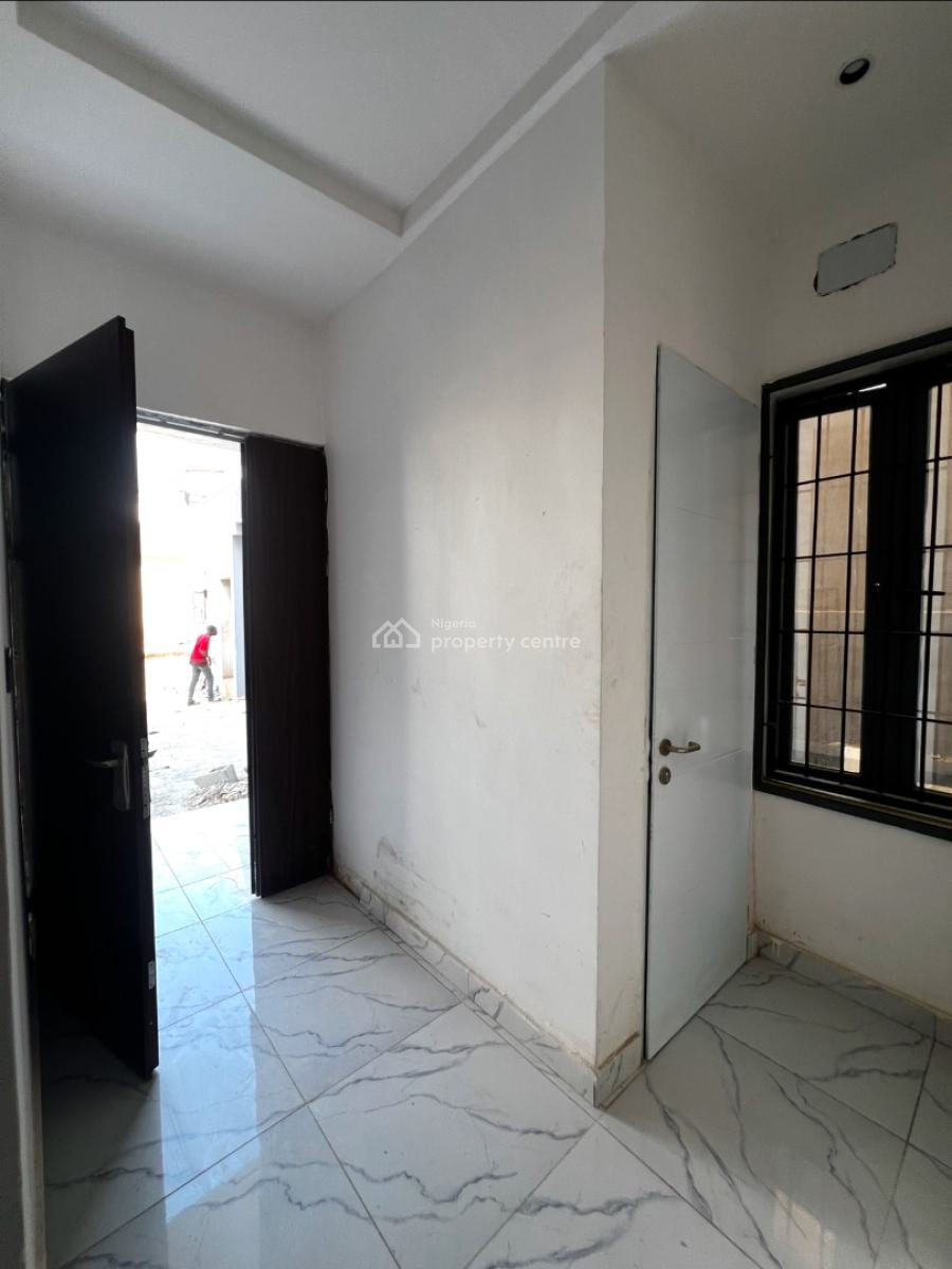 4 Bedroom Terrace with Bq, Guzape District, Abuja, Terraced Duplex for Sale