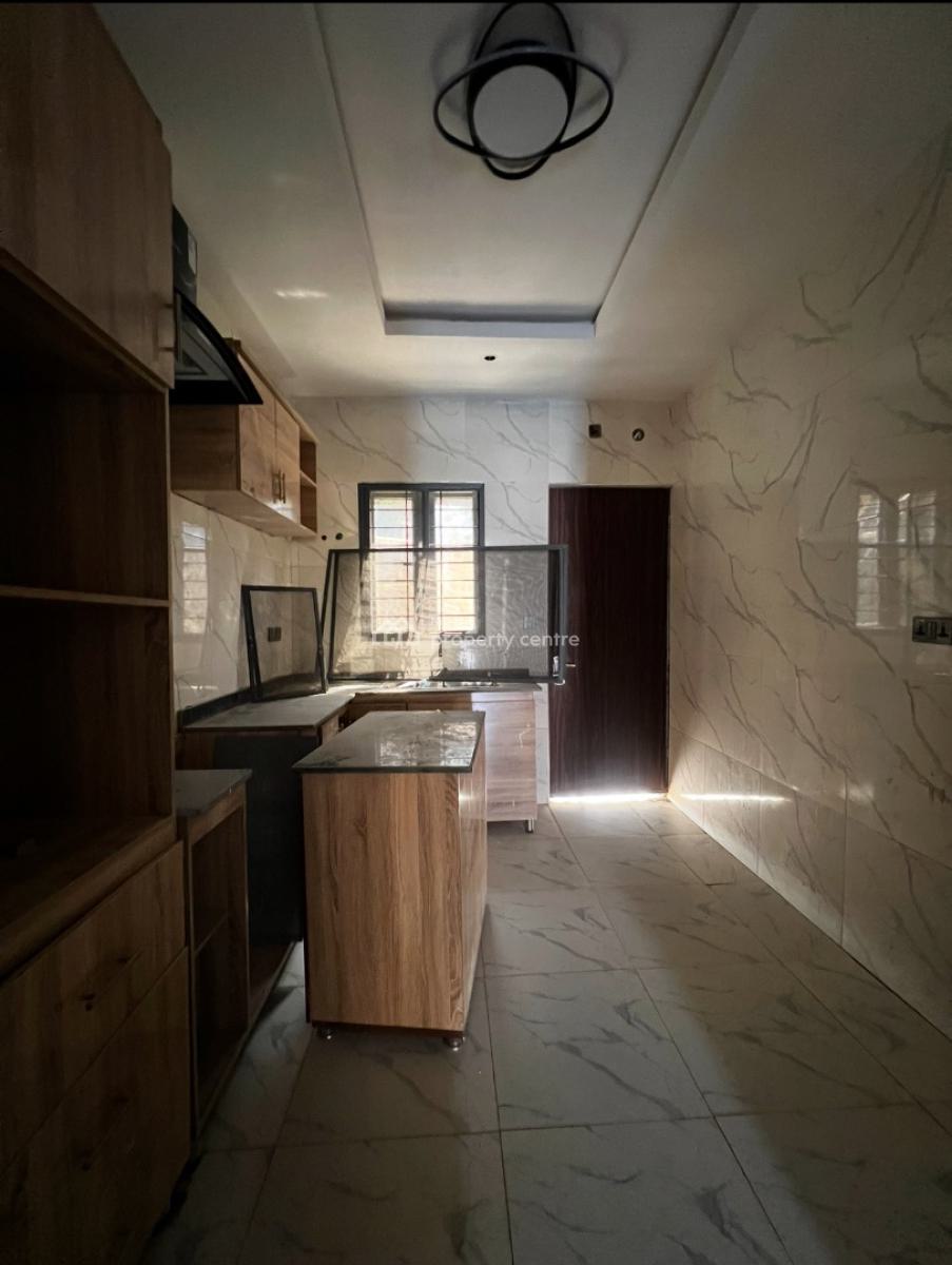 4 Bedroom Terrace with Bq, Guzape District, Abuja, Terraced Duplex for Sale