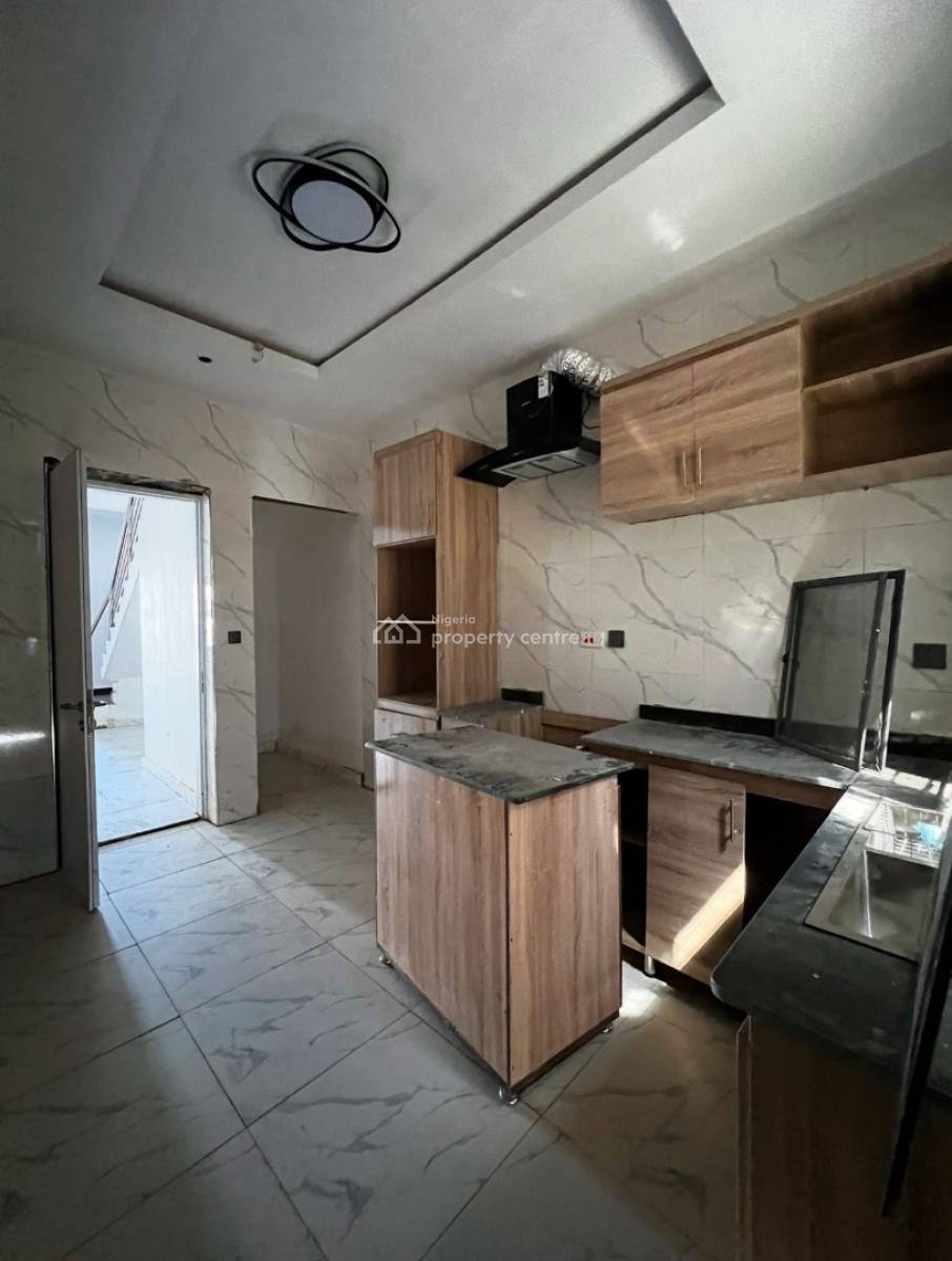 4 Bedroom Terrace with Bq, Guzape District, Abuja, Terraced Duplex for Sale