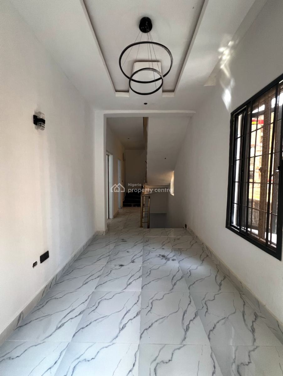 4 Bedroom Terrace with Bq, Guzape District, Abuja, Terraced Duplex for Sale