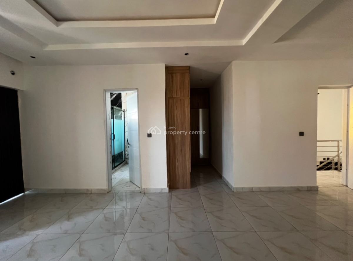 4 Bedroom Terrace with Bq, Guzape District, Abuja, Terraced Duplex for Sale