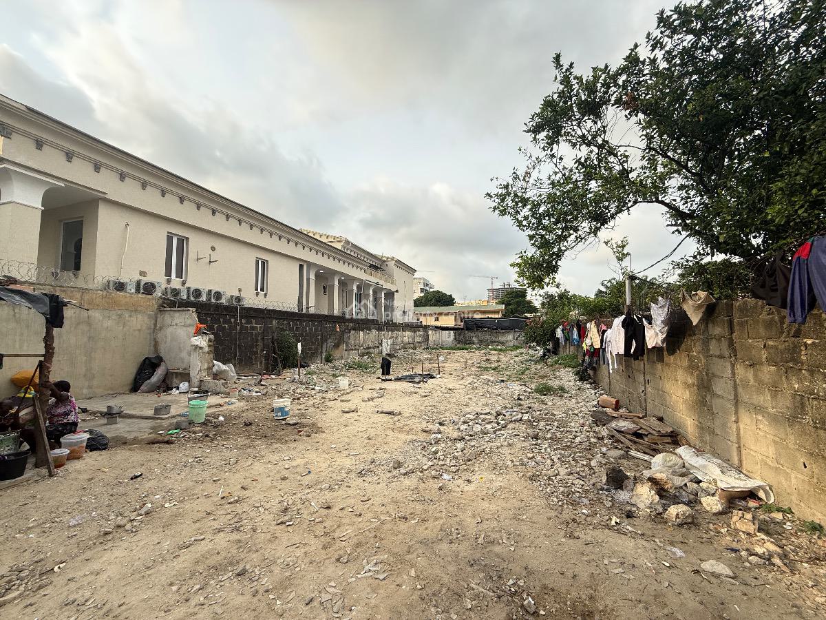 600sqm Fenced Dry  Land Directly on a Busy Road with Amble Space, Victoria Island (vi), Lagos, Land for Rent