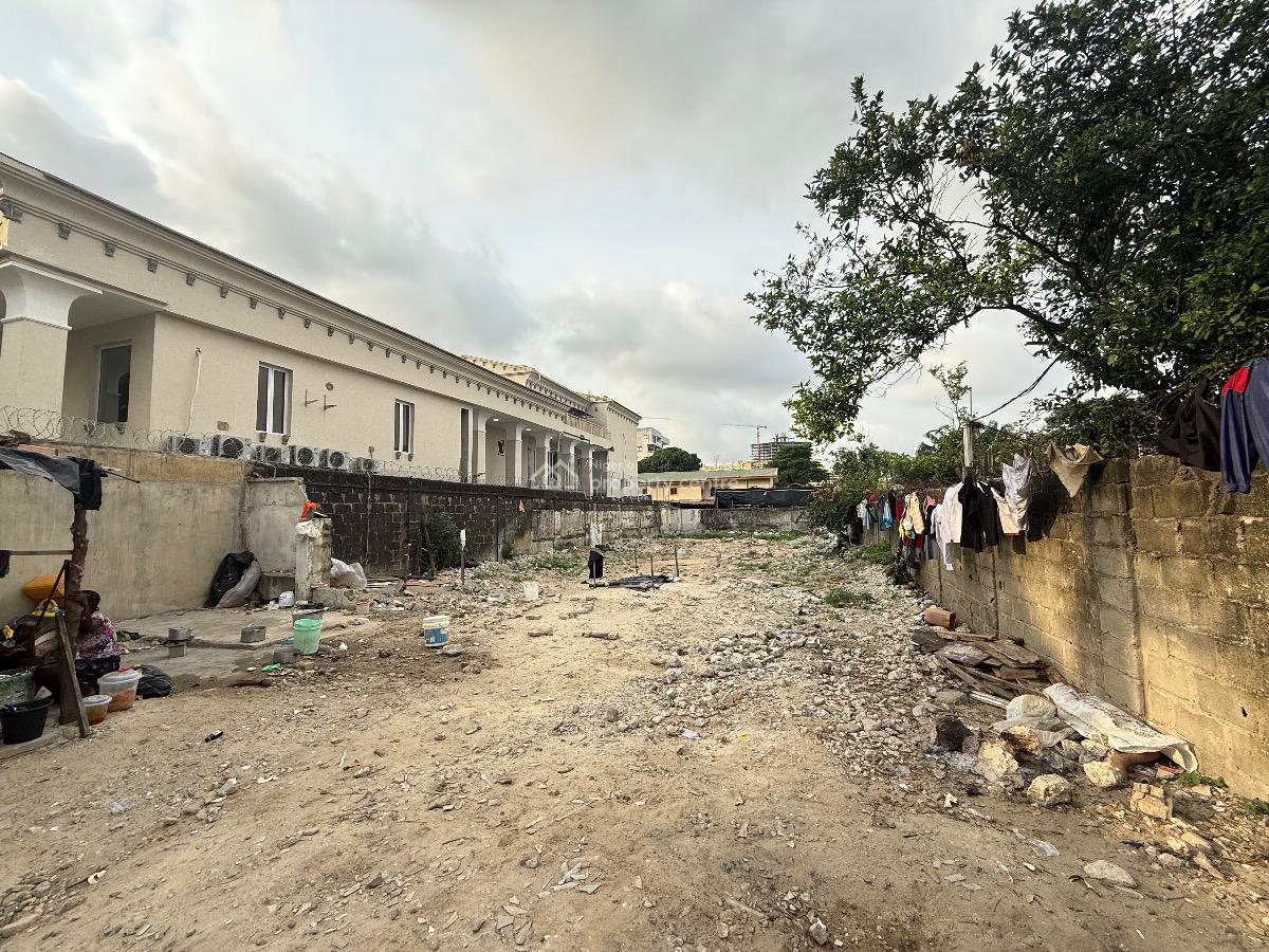 600sqm Fenced Dry  Land Directly on a Busy Road with Amble Space, Victoria Island (vi), Lagos, Land for Rent