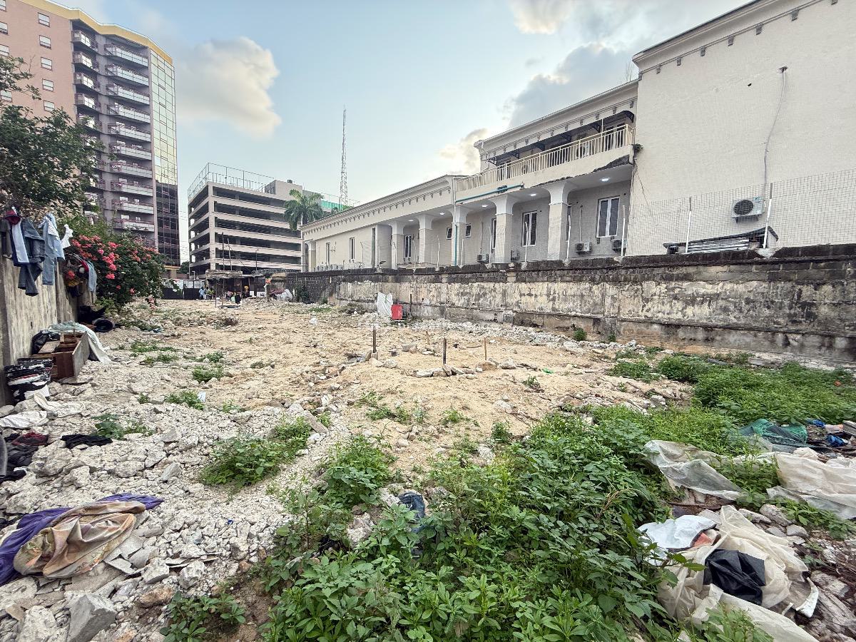 600sqm Fenced Dry  Land Directly on a Busy Road with Amble Space, Victoria Island (vi), Lagos, Land for Rent