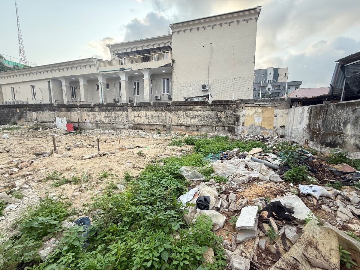 600sqm Fenced Dry  Land Directly on a Busy Road with Amble Space, Victoria Island (vi), Lagos, Land for Rent