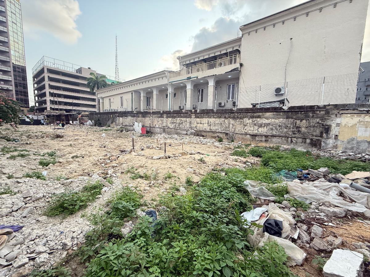 600sqm Fenced Dry  Land Directly on a Busy Road with Amble Space, Victoria Island (vi), Lagos, Land for Rent