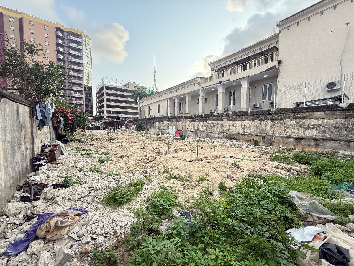 600sqm Fenced Dry  Land Directly on a Busy Road with Amble Space, Victoria Island (vi), Lagos, Land for Rent