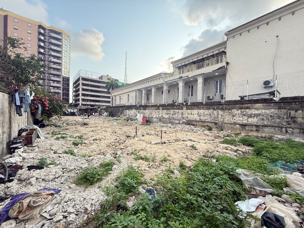 600sqm Fenced Dry  Land Directly on a Busy Road with Amble Space, Victoria Island (vi), Lagos, Land for Rent