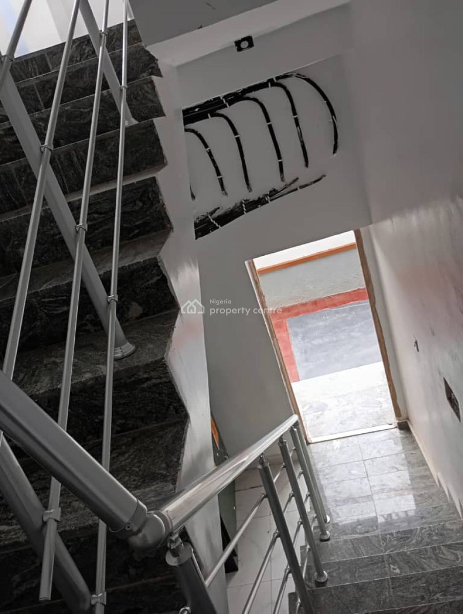 Well Finished 3 Bedroom Apartment, Surulere, Lagos, Flat / Apartment for Sale