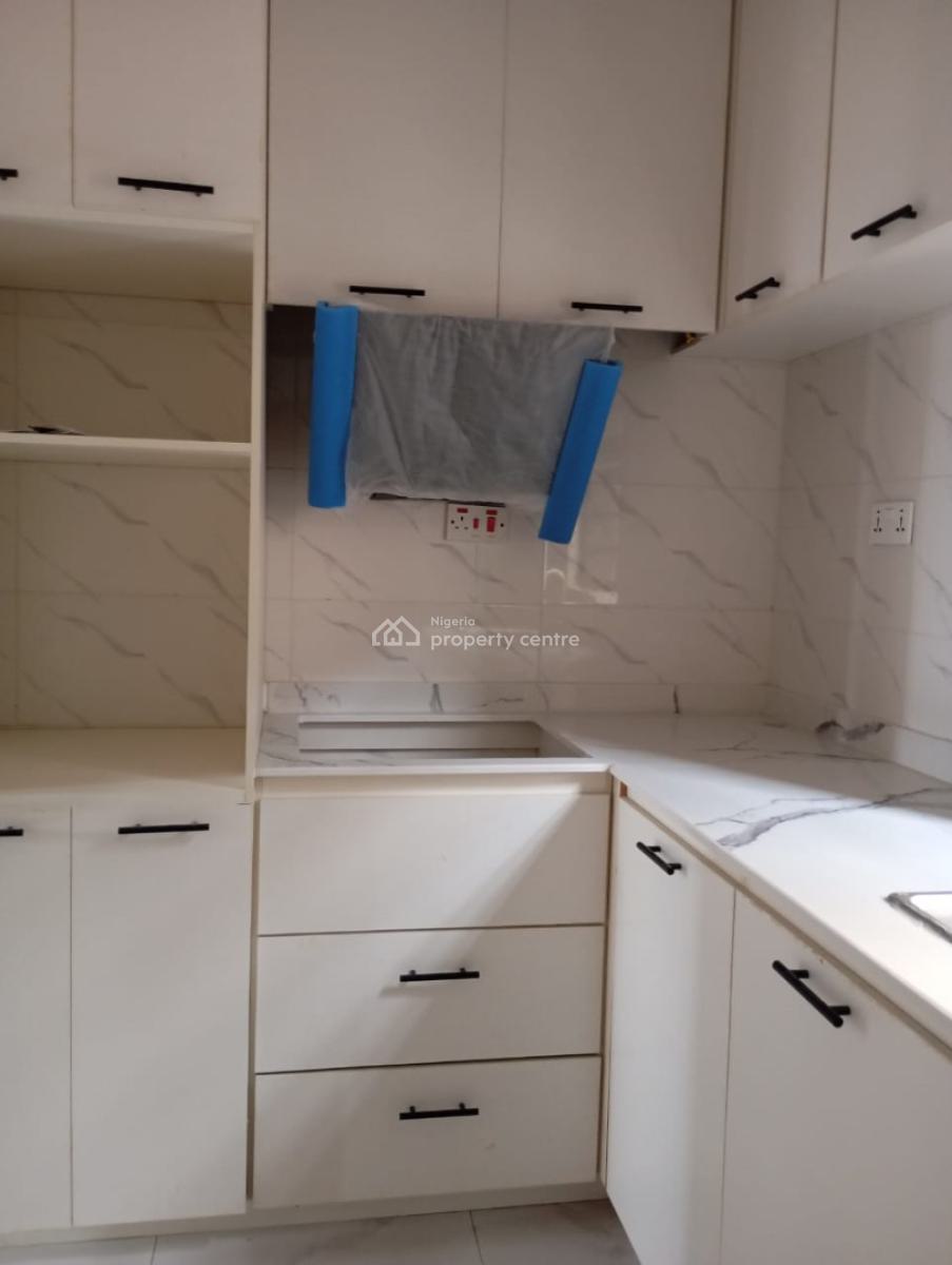 Well Finished 3 Bedroom Apartment, Surulere, Lagos, Flat / Apartment for Sale