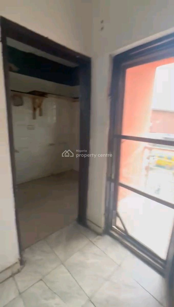 an Up Floor 2-bedroom Flat at Ilaje Bariga .., Ilaje, Bariga, Shomolu, Lagos, Flat / Apartment for Rent