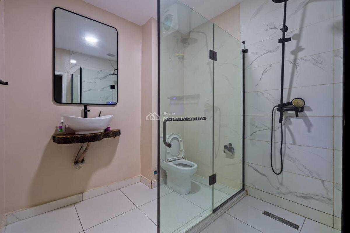 Our Brand New Spacious 3 Bedroom Luxury Airbnb with a Ps5, Bathtub and, Lekki Phase 1, Lekki, Lagos, Flat / Apartment Short Let