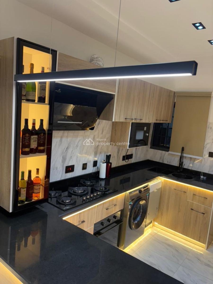 Beautifully Furnished Luxurious 2bedroom Self Compound with Snooker &, Lekki Phase 1, Lekki, Lagos, Flat / Apartment Short Let