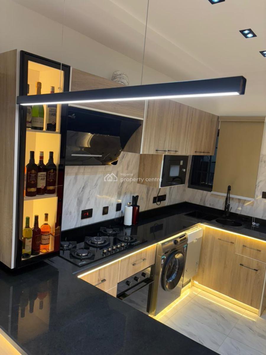 Beautifully Furnished Luxurious 2bedroom Self Compound with Snooker &, Lekki Phase 1, Lekki, Lagos, Flat / Apartment Short Let