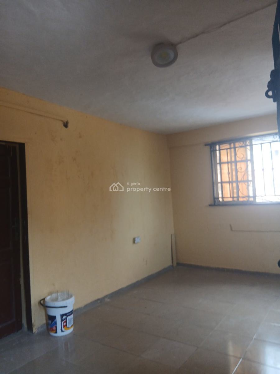 Decent Fine Three Bedroom, Yaba, Lagos, Flat / Apartment for Rent