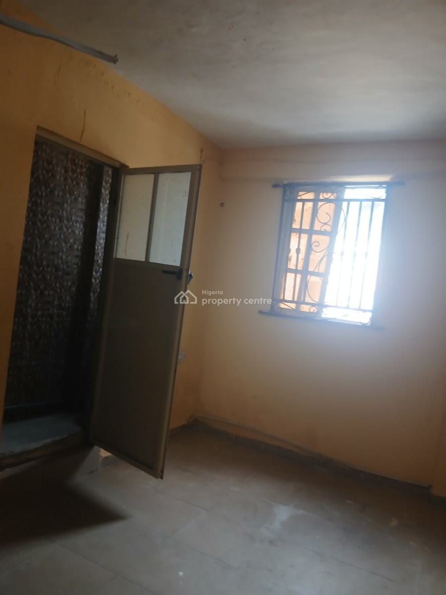 Decent Fine Three Bedroom, Yaba, Lagos, Flat / Apartment for Rent