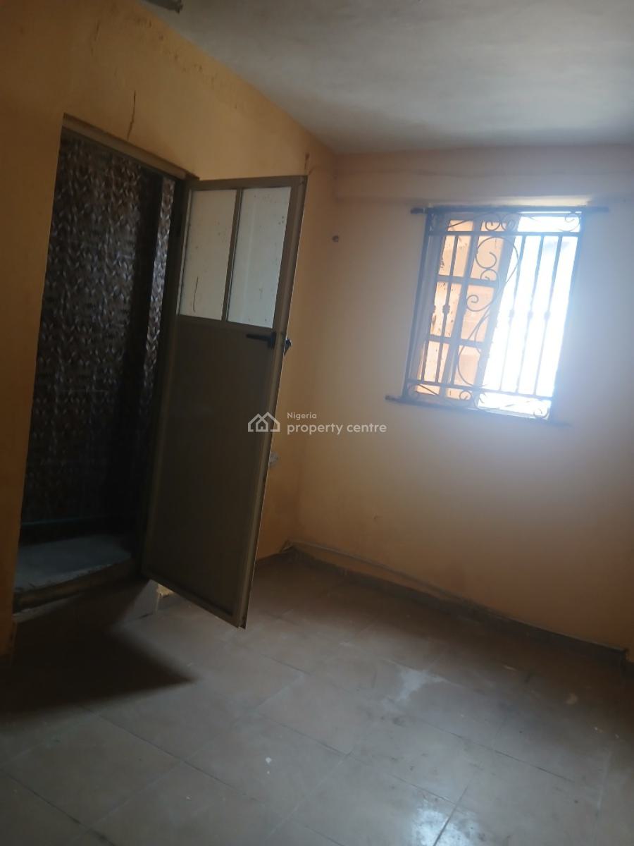 Decent Fine Three Bedroom, Yaba, Lagos, Flat / Apartment for Rent