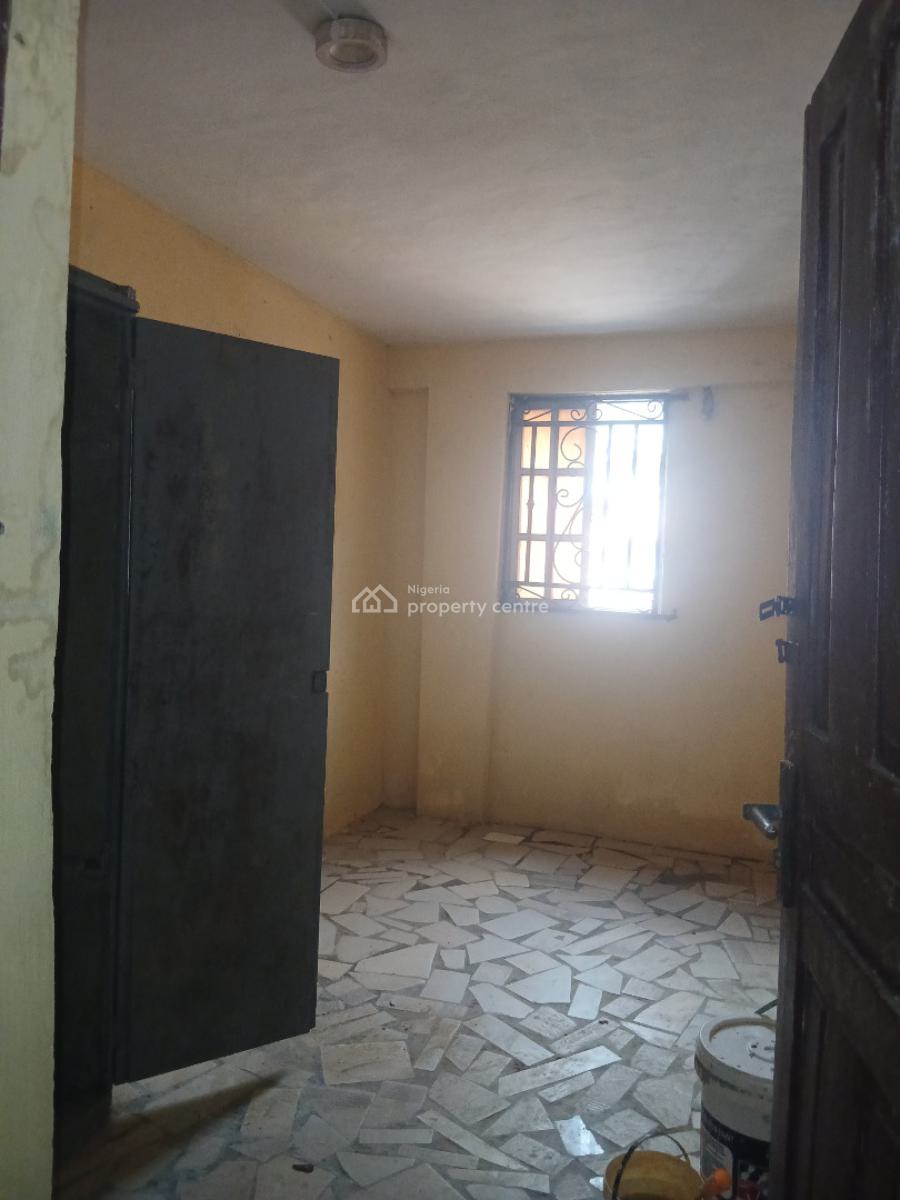 Decent Fine Three Bedroom, Yaba, Lagos, Flat / Apartment for Rent