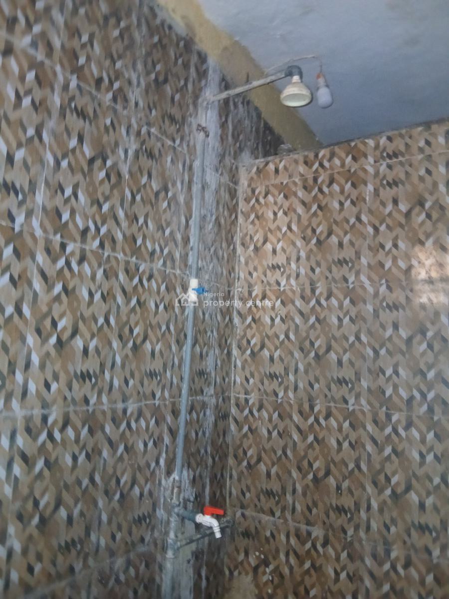 Decent Fine Three Bedroom, Yaba, Lagos, Flat / Apartment for Rent