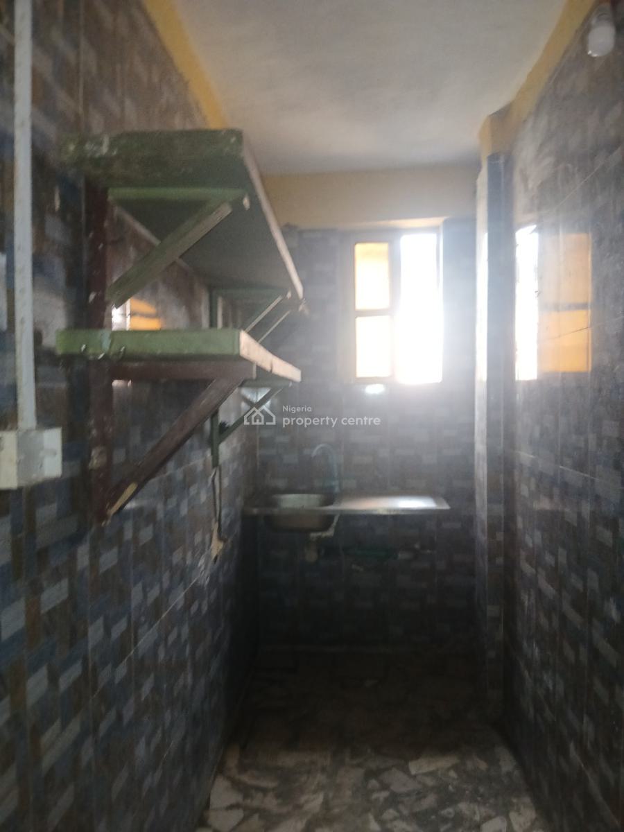 Decent Fine Three Bedroom, Yaba, Lagos, Flat / Apartment for Rent