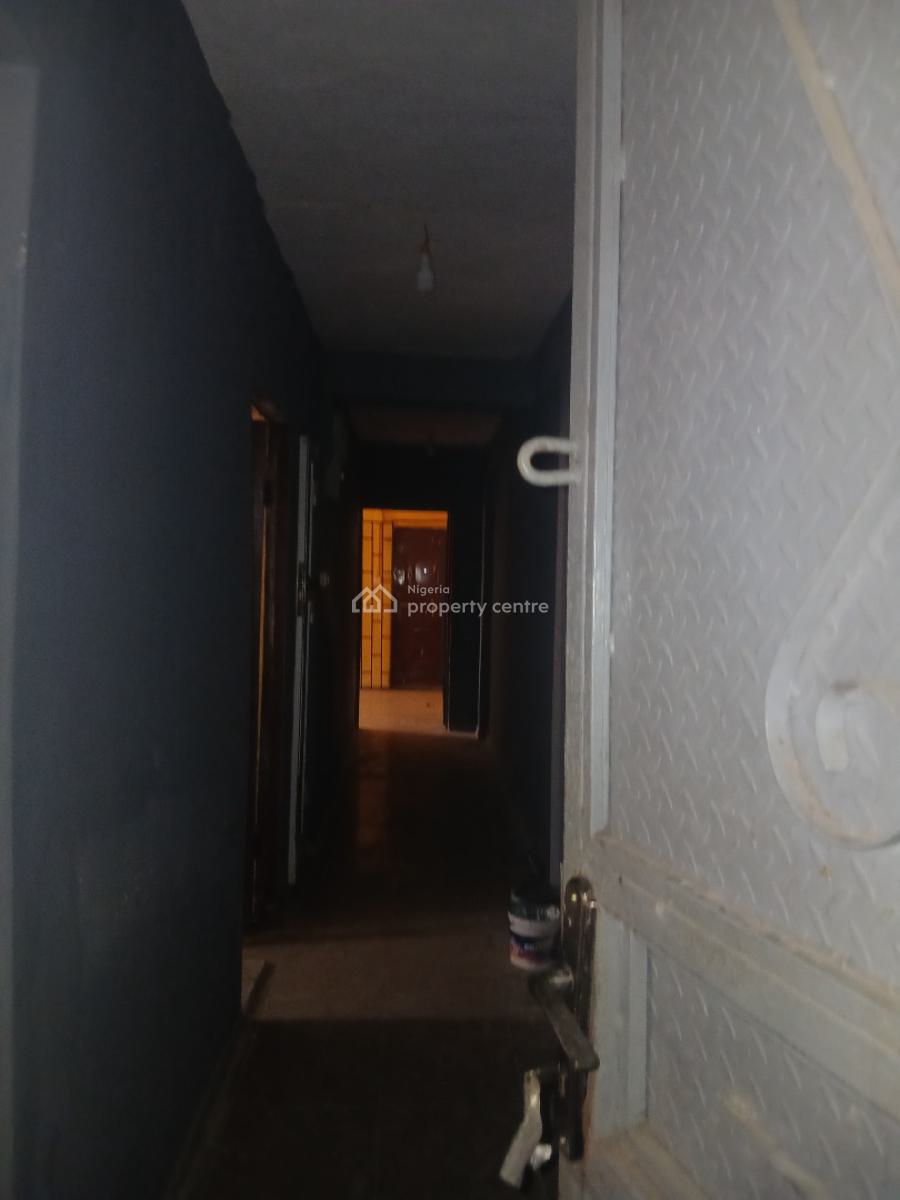 Decent Fine Three Bedroom, Yaba, Lagos, Flat / Apartment for Rent