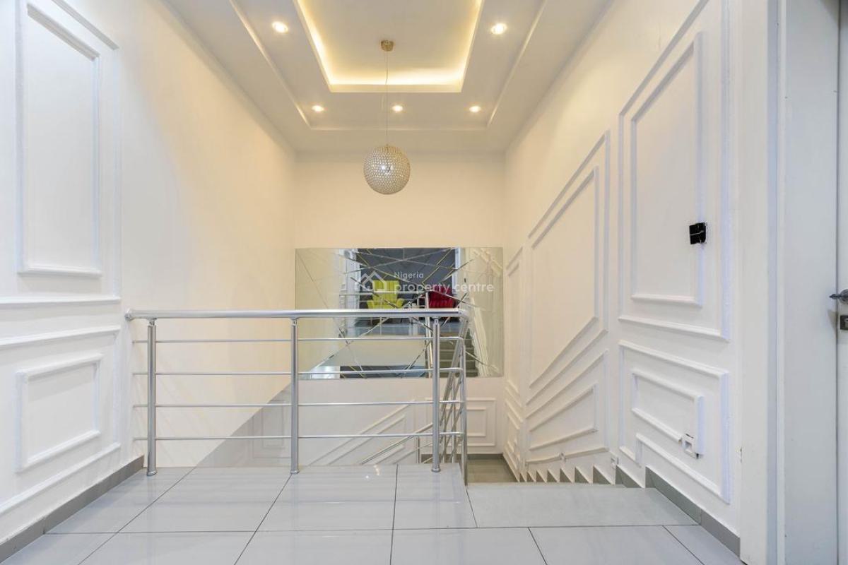 Beautifully Furnished Luxurious 5bedroom Self Compound with Snooker &, Lekki Phase 1, Lekki, Lagos, Flat / Apartment Short Let