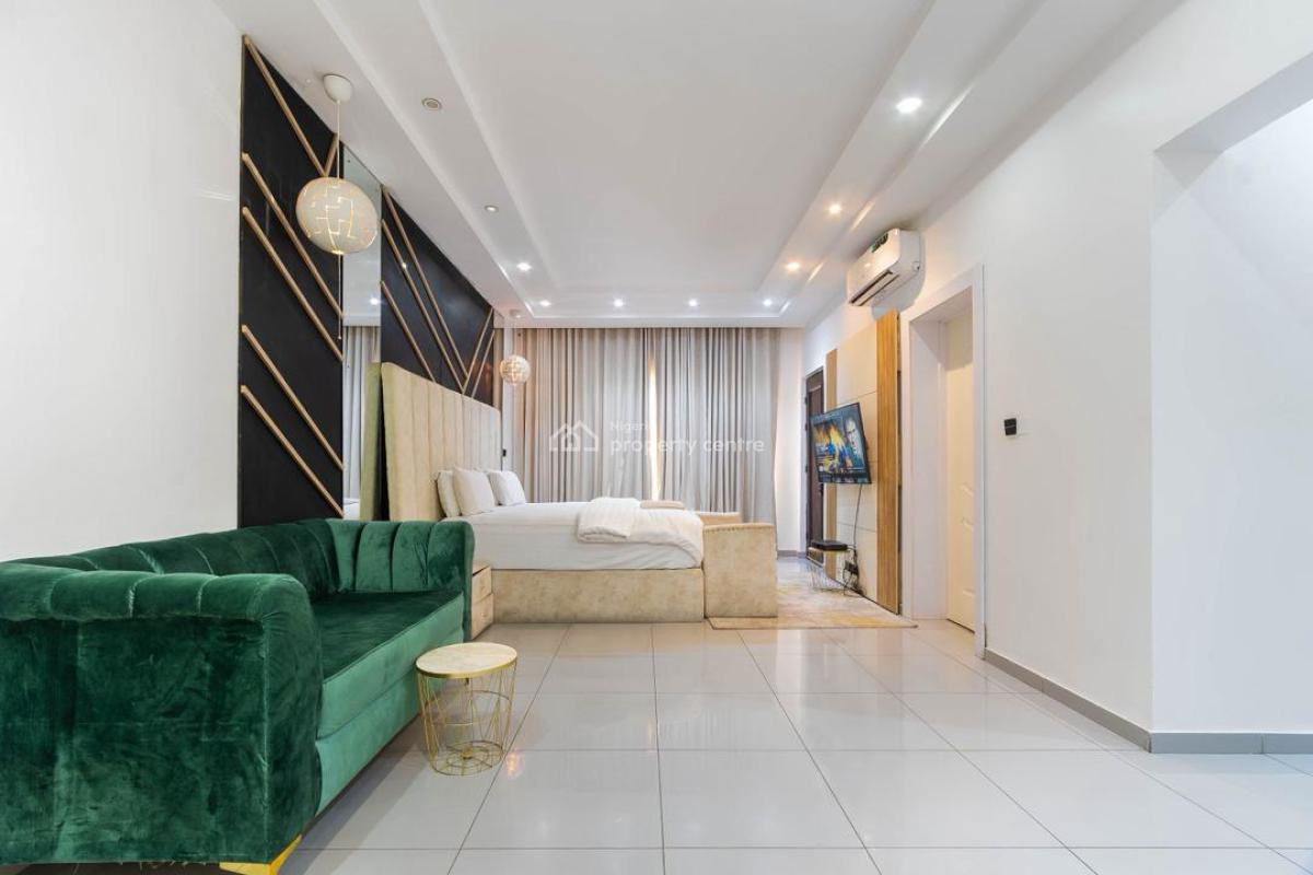 Beautifully Furnished Luxurious 5bedroom Self Compound with Snooker &, Lekki Phase 1, Lekki, Lagos, Flat / Apartment Short Let
