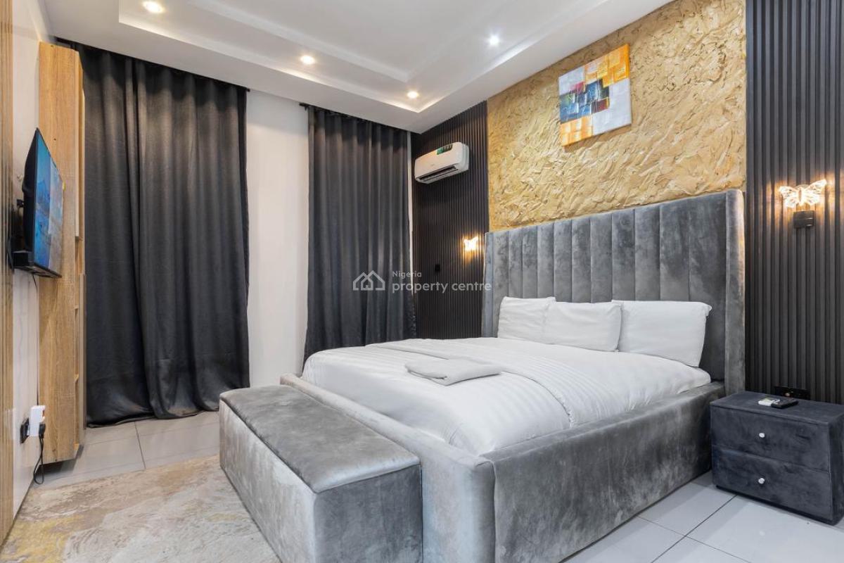 Beautifully Furnished Luxurious 5bedroom Self Compound with Snooker &, Lekki Phase 1, Lekki, Lagos, Flat / Apartment Short Let