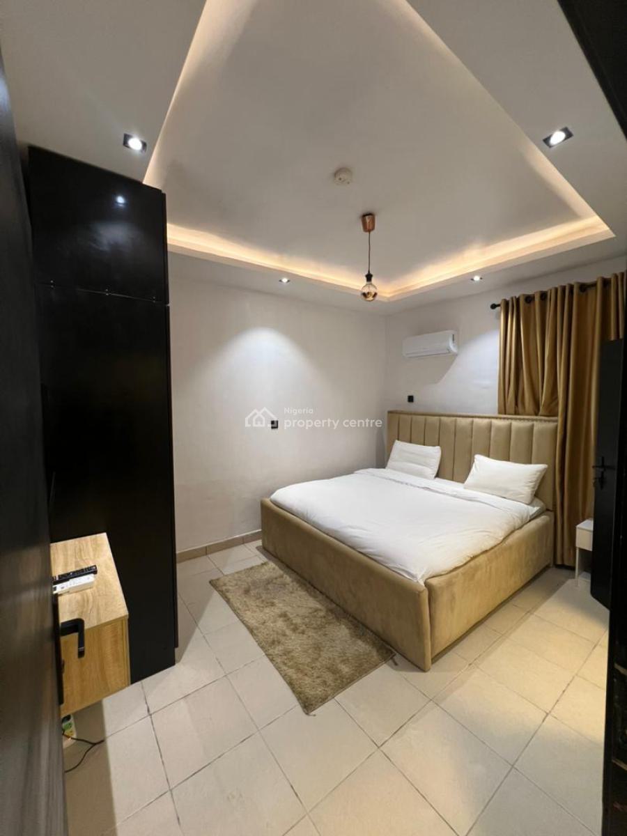 Opulent 3 Bedrooms! Apartment Located in Agungi, Osapa, Lekki, Lagos, Flat / Apartment Short Let