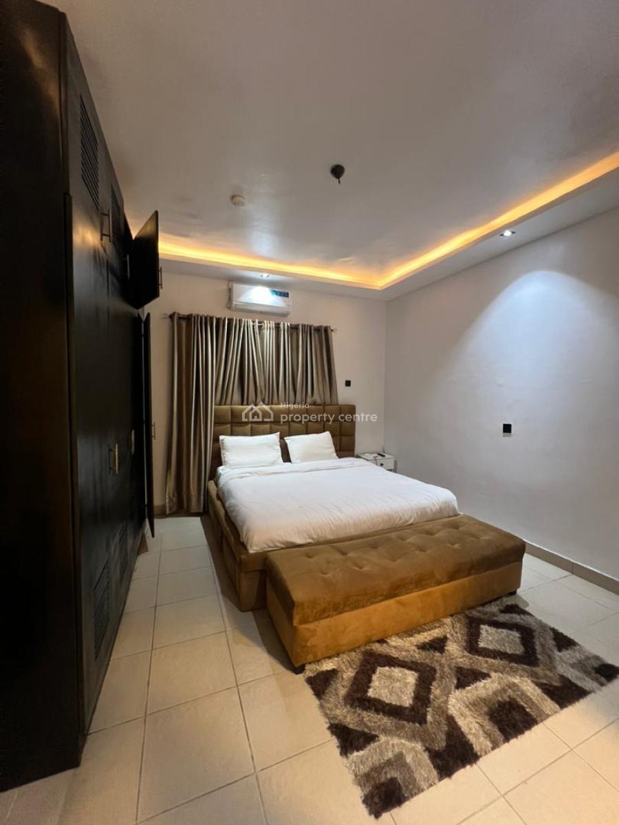 Opulent 3 Bedrooms! Apartment Located in Agungi, Osapa, Lekki, Lagos, Flat / Apartment Short Let