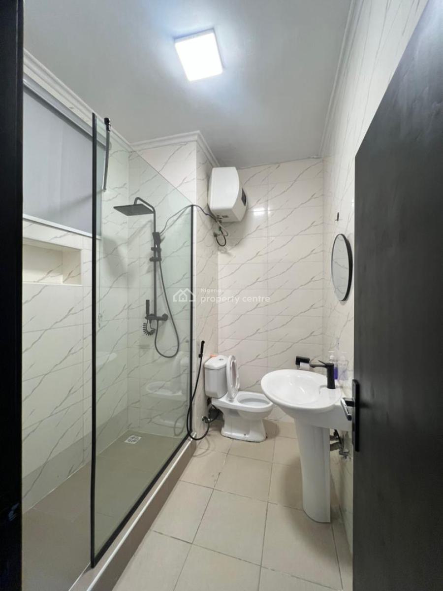 Opulent 3 Bedrooms! Apartment Located in Agungi, Osapa, Lekki, Lagos, Flat / Apartment Short Let