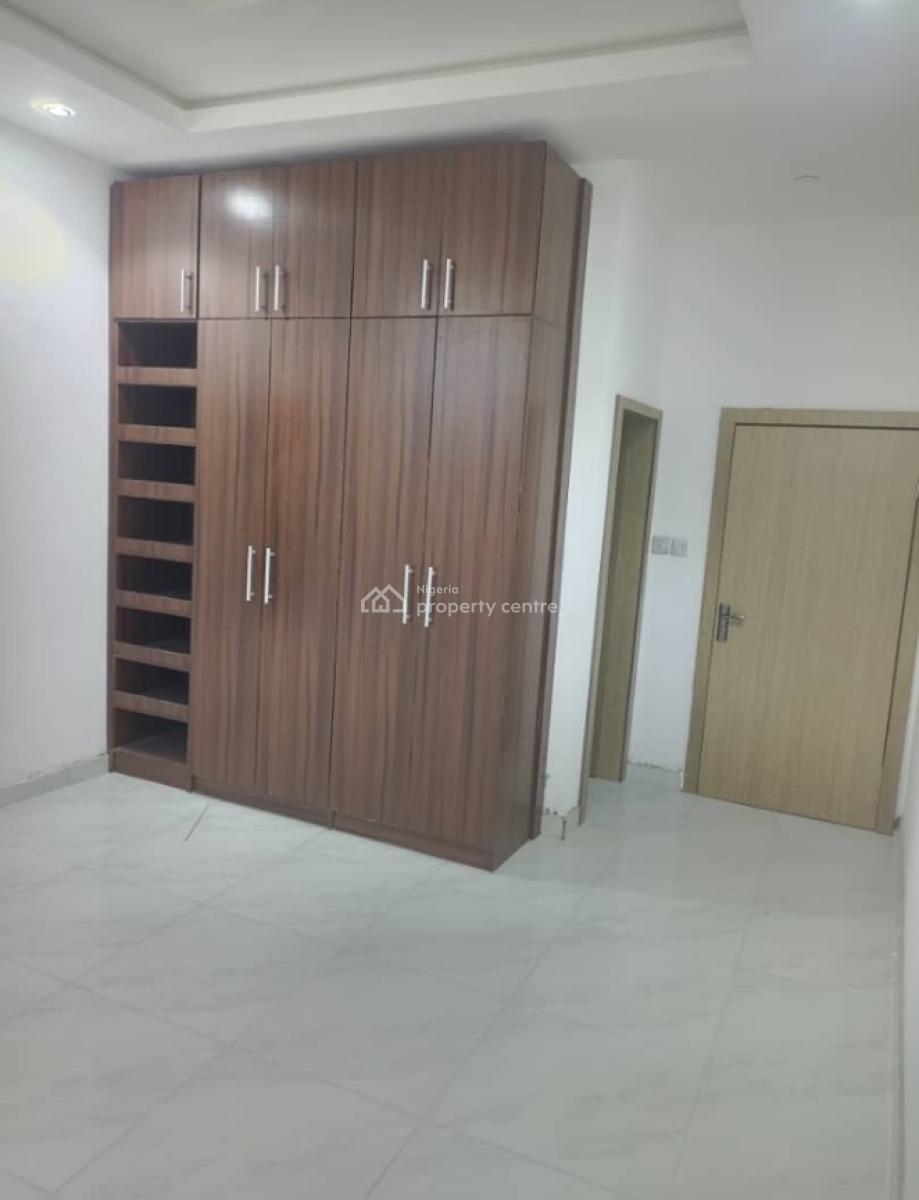 Spacious 2 Bedroom Flat .  Just 2 in a Compound, Abraham Adesanya, Lekki, Lagos, Flat / Apartment for Rent