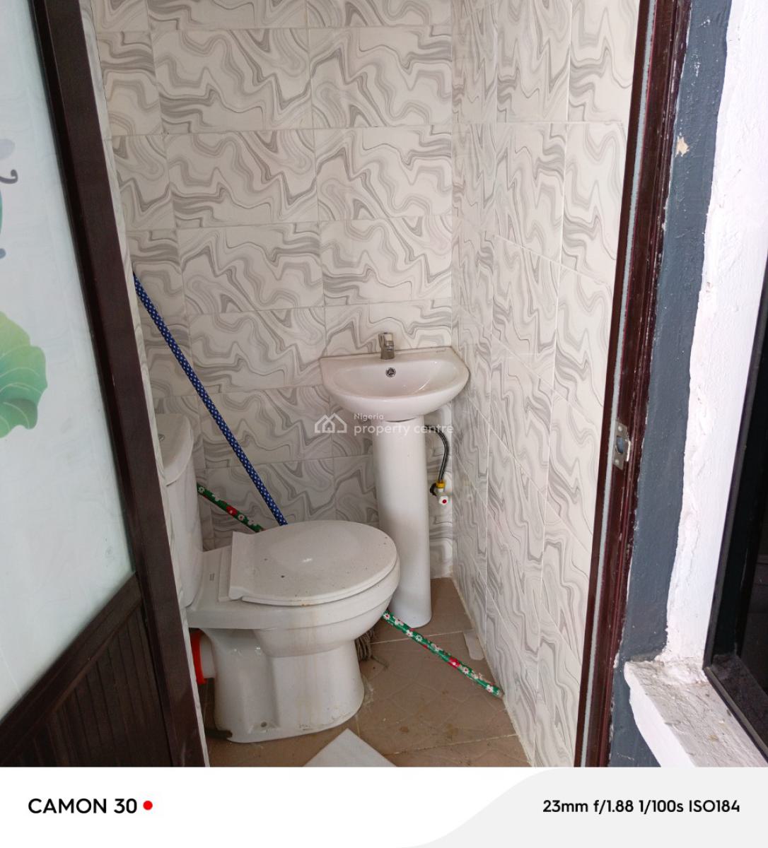 Fantastic 2 Bedroom Flat in Bucknor Estate, Isolo, Lagos, Flat / Apartment for Rent