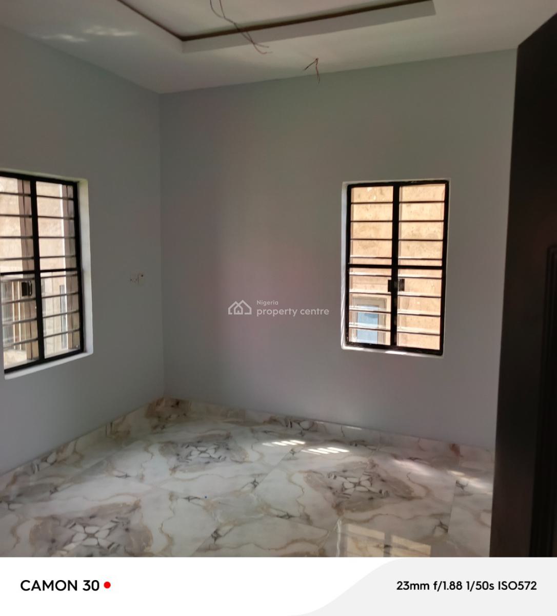 Fantastic 2 Bedroom Flat in Bucknor Estate, Isolo, Lagos, Flat / Apartment for Rent