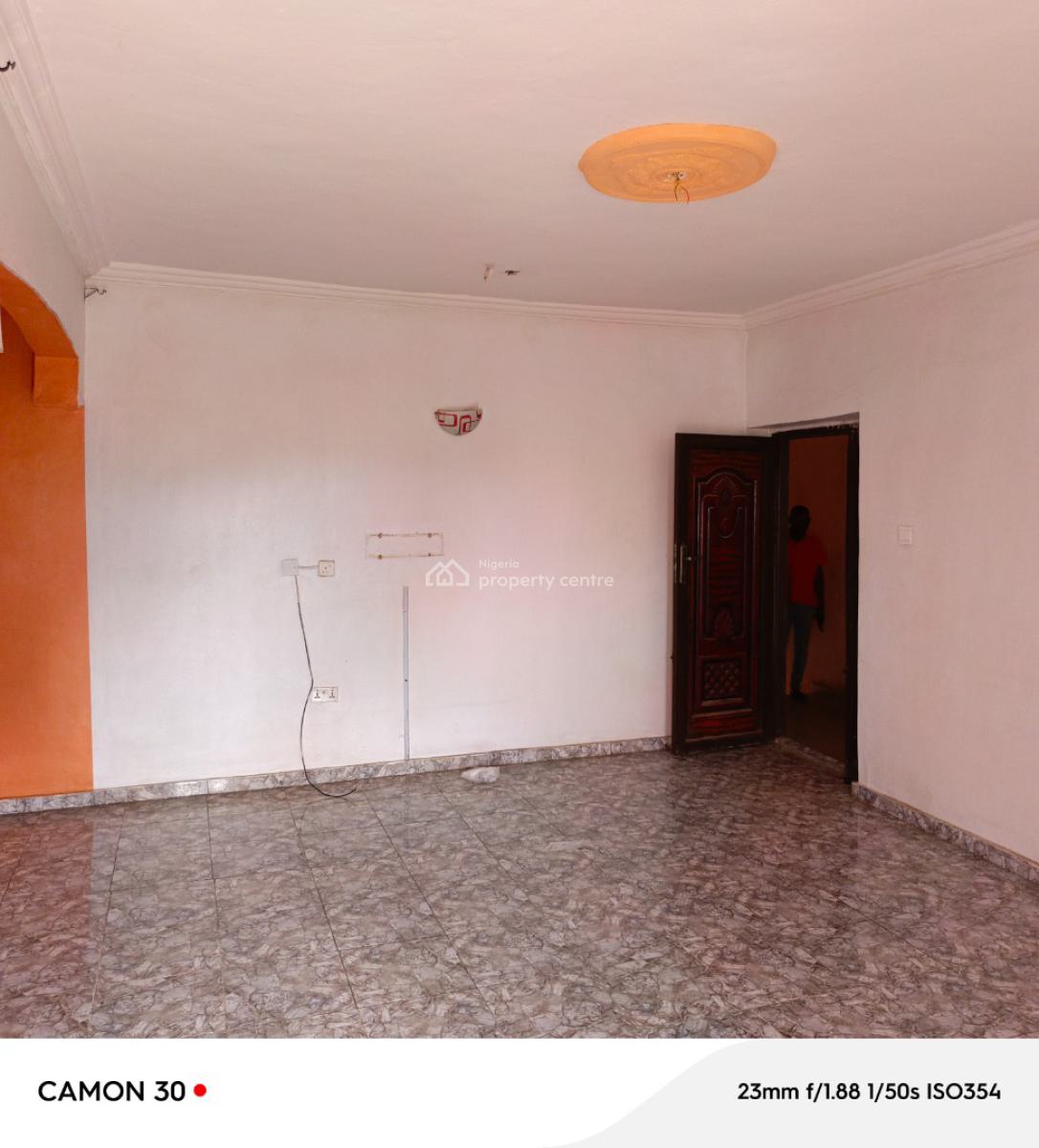 Give Away 2 Bedroom Flat in Fagbile Estate, Isolo, Lagos, Flat / Apartment for Rent