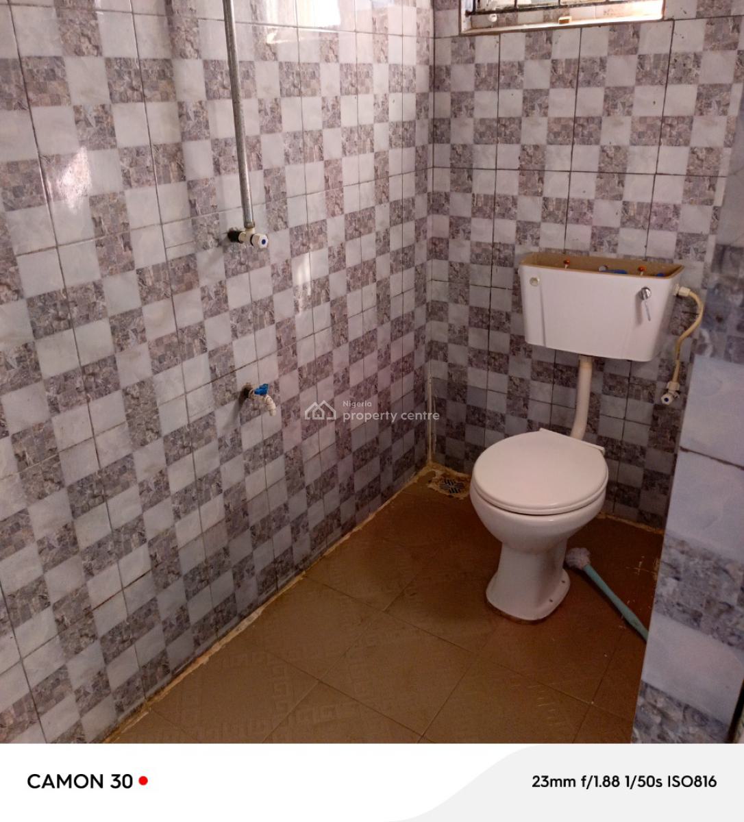 Give Away 2 Bedroom Flat in Fagbile Estate, Isolo, Lagos, Flat / Apartment for Rent