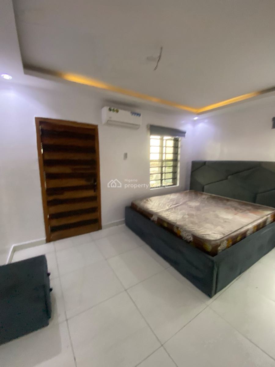 Well Built 2 Bedroom Apartment, Lekki Phase 1, Lekki, Lagos, Block of Flats for Sale