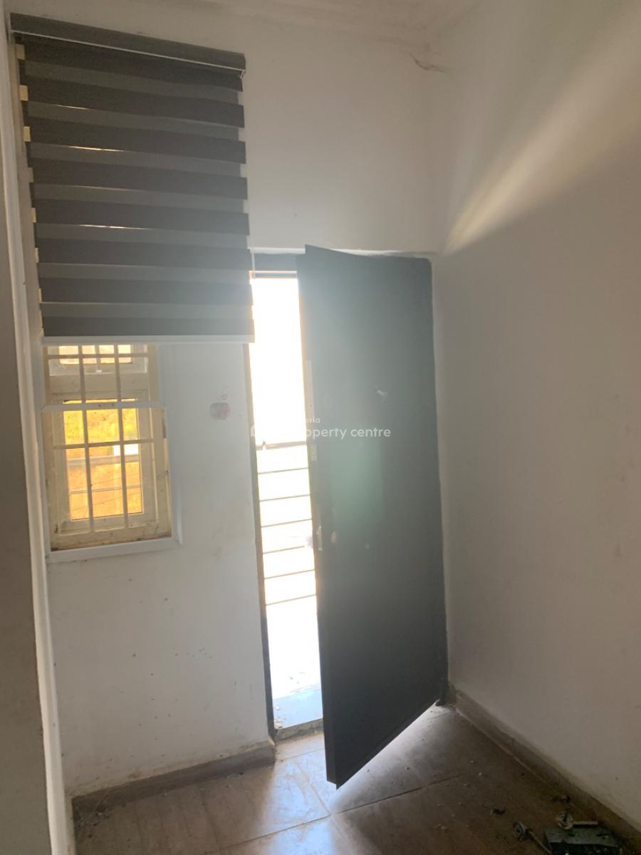 a Room Self Contained, Dantata Estate 3rd Avenue Gwarimpa, Gwarinpa, Abuja, Self Contain (single Rooms) for Rent