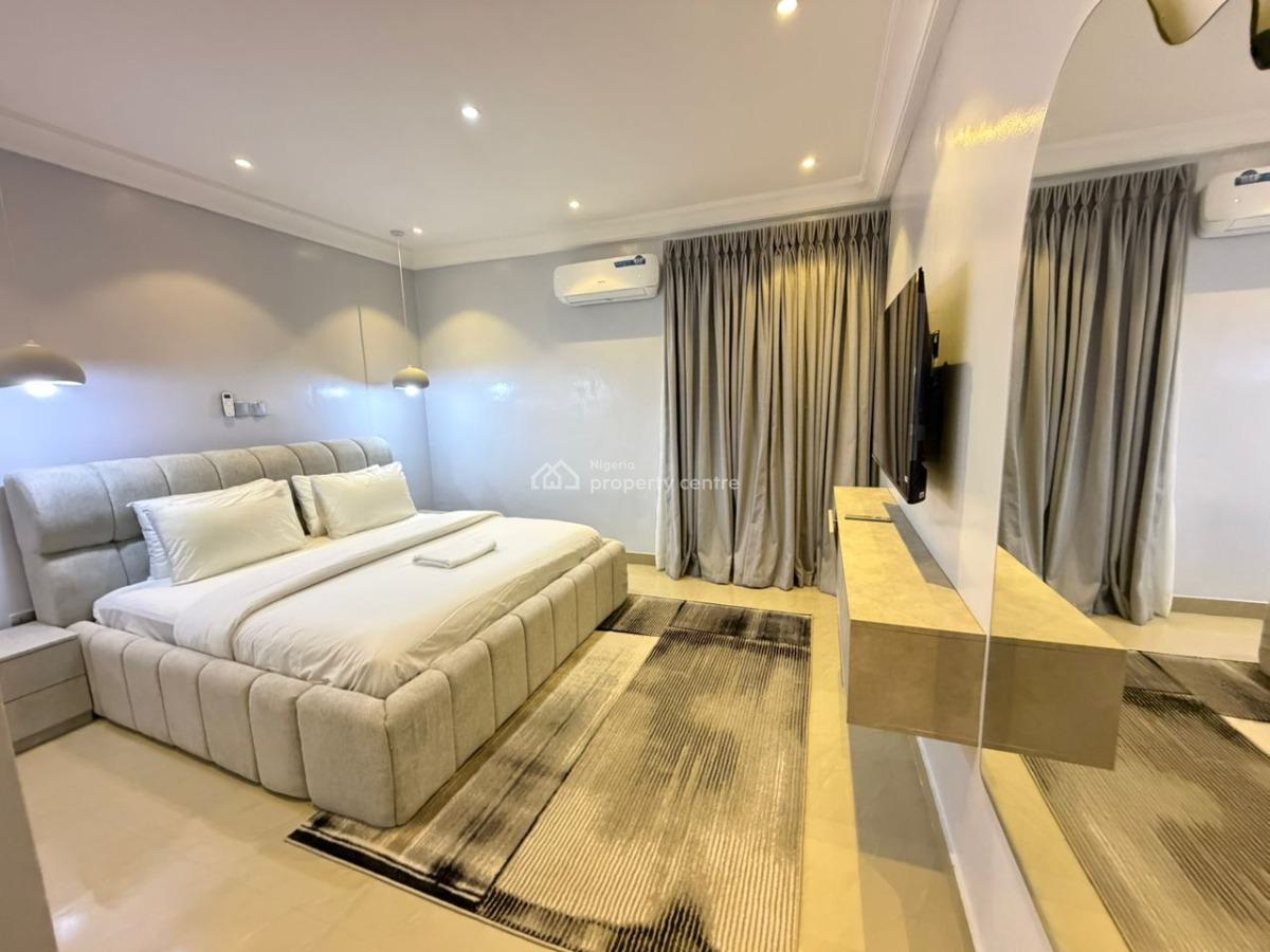 Luxury 3-bedroom Apartment  with Pool, Parkview, Ikoyi, Lagos, Flat / Apartment Short Let